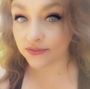 Meet your Posher, Jillian